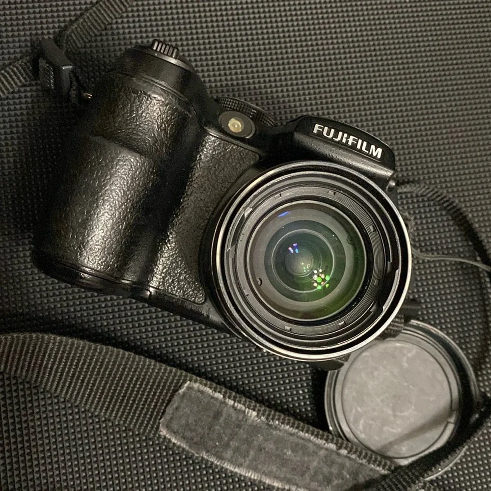 Fujifilm S1500 10MP Digital Camera, 12x Optical Zoom, Dual Image Stabilized used
